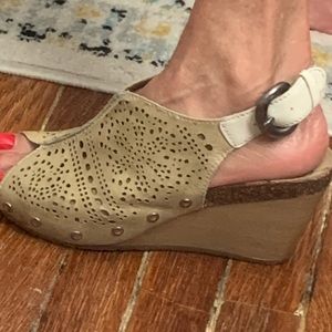 Pikolonos wedges taupe 37